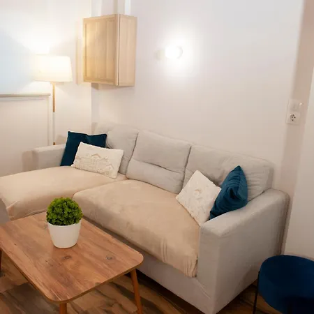Modern Loft With Parking Near White Tower Apartament *