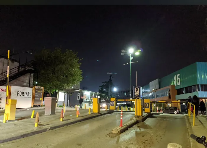 Modern Loft With Parking Near White Tower アパート