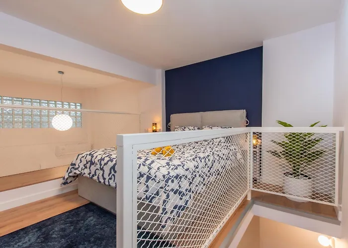 Modern Loft With Parking Near White Tower Appartamento